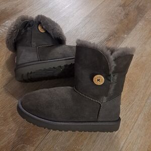 UGG Australia Gray Bailey Lined Boots with Side Button Big Girl's / Women Size 4